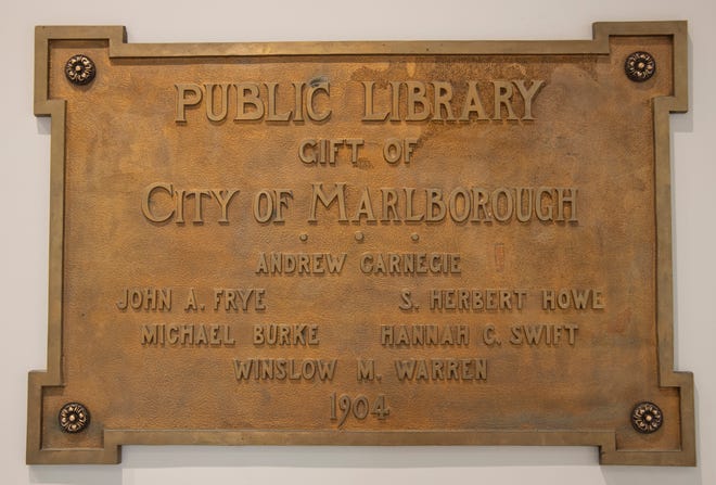 El 27 de septiembre de 2023, se colgó una placa que conmemora la biblioteca pública dedicada en 1904 en la nueva Biblioteca Pública de Marlborough en 35 West Main Street.