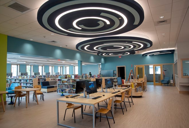 27 de septiembre de 2023, en la sala de niños de la nueva Biblioteca Pública de Marlborough en West Main Street.