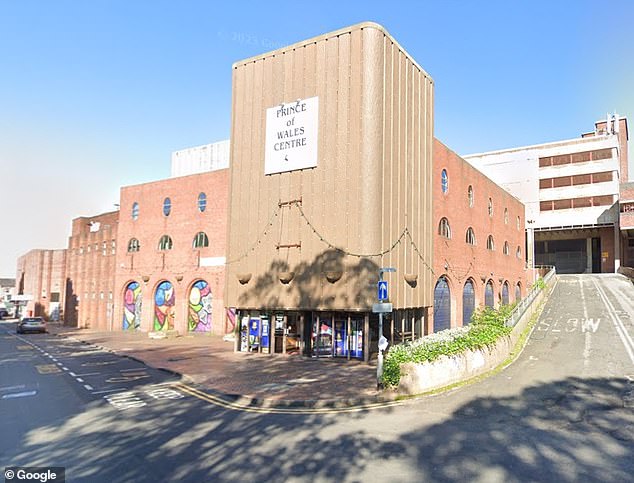 ASWA cancela aún más el evento de lucha libre después de que el Daily Mail alertara a la gerencia del Teatro Prince of Wales en Cannock, Staffordshire, sobre la diatriba homofóbica de un luchador.
