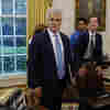 El jefe de gabinete de la Casa Blanca dice que los republicanos de la Cámara tienen la responsabilidad de evitar el cierre del gobierno