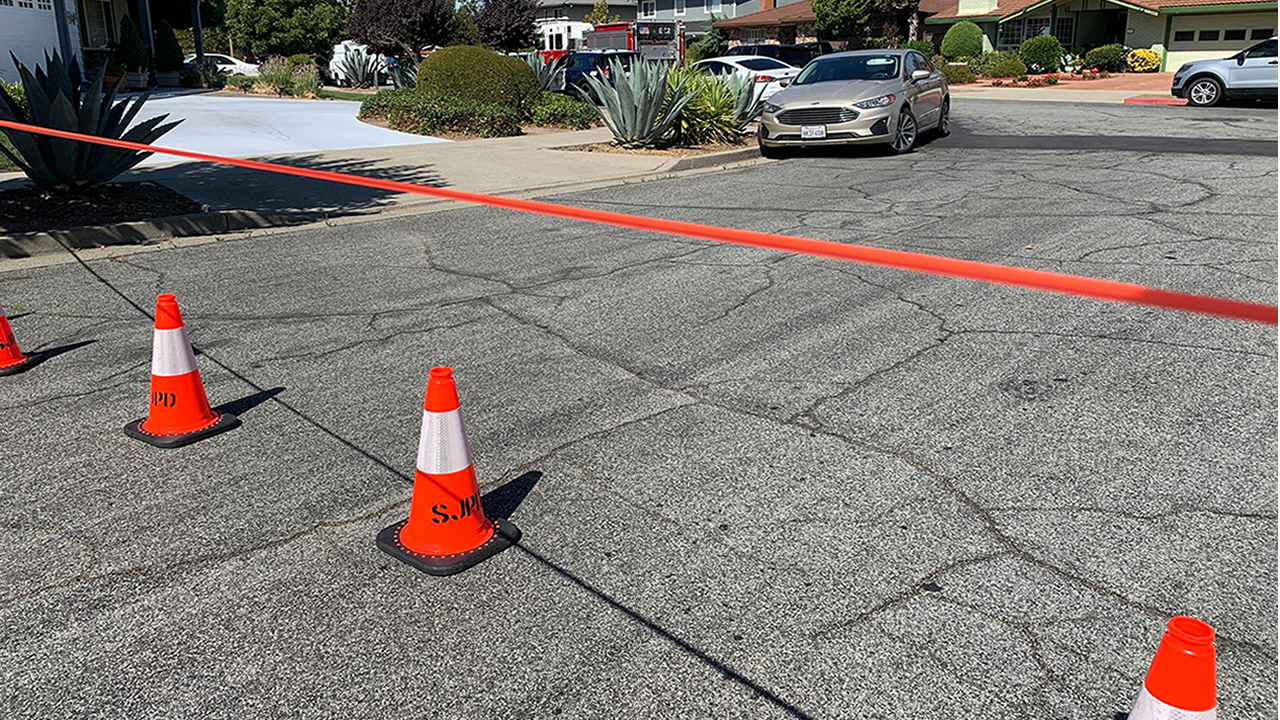 Esta es una foto de Fleetwood Avenue en San José, California, tomada después de que dos niños se ahogaran en una guardería residencial el lunes 2 de octubre de 2023.