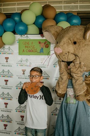 Storybridge Live se llevará a cabo en Hodgetown el 14 de octubre de 10 a. m. al mediodía para conocer a los personajes de los libros que conoces y amas. Las entradas ya están a la venta.