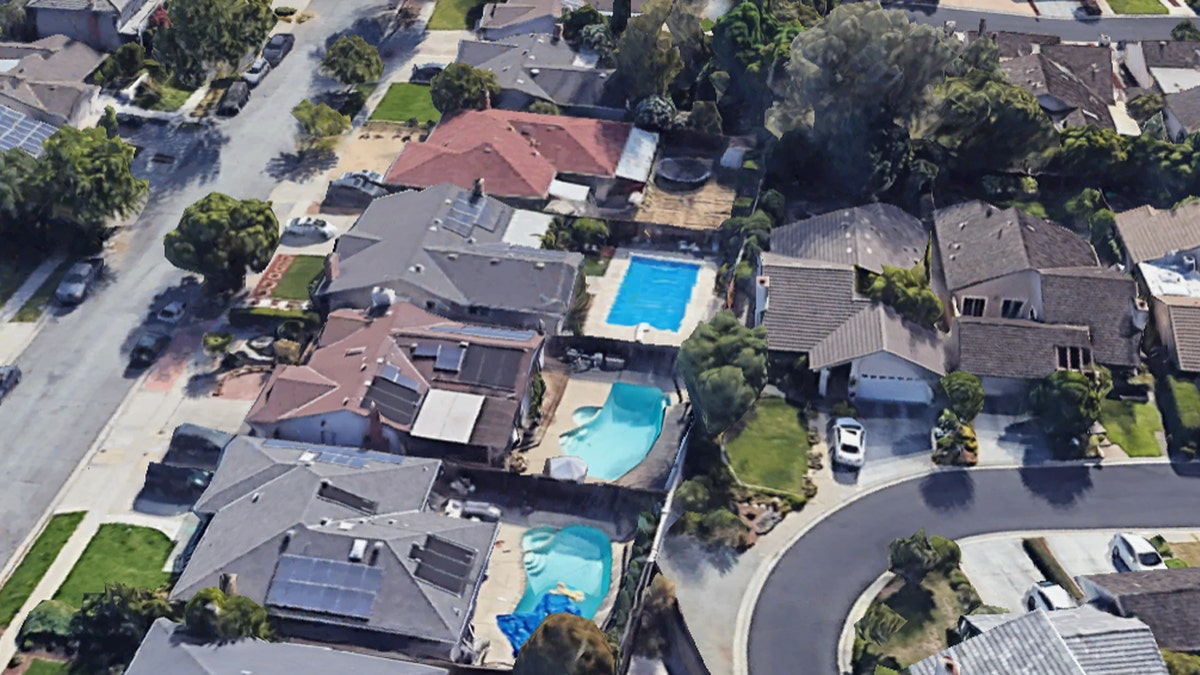 California Happy Day Care Center, piscina al aire libre