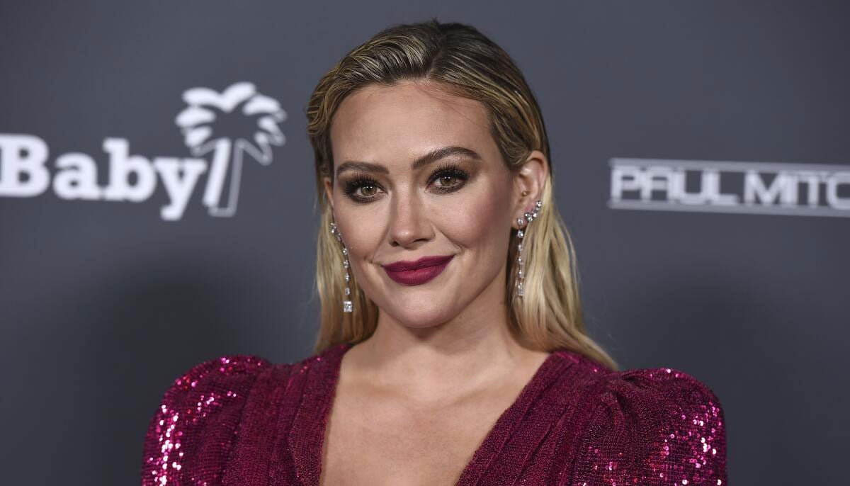 La barriga de la embarazada Hilary Duff crece a medida que se acerca su fecha de parto