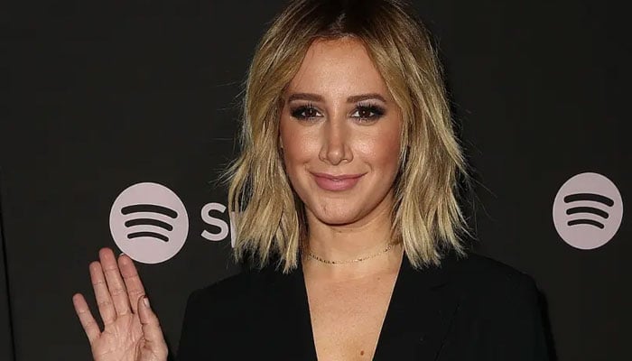 Ashley Tisdale también tiene una hija de tres años, Júpiter, con su esposo Christopher French.