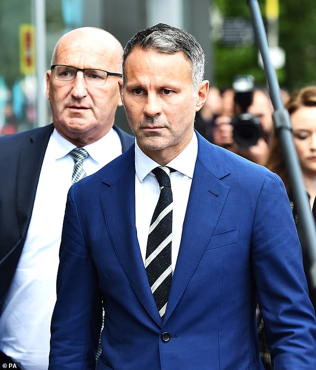 Se produce después de que el exfutbolista regresara a Salford City, club del que es copropietario, como director de fútbol tras ser absuelto de agredir a su exnovia Kate Greville en 2023.
