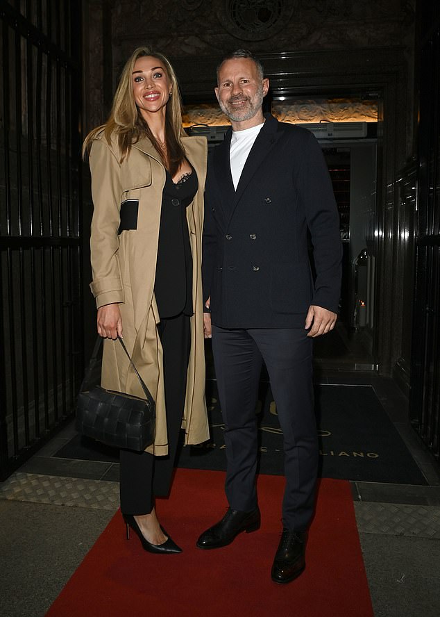 Los jugadores retirados del Manchester United Ryan y Zara, de 40 años, han estado en una relación desde 2021 y se dice que esperan su primer hijo a finales de este año (en la foto en Manchester a principios de este mes).