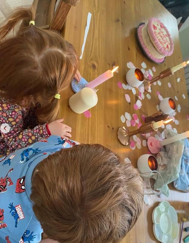 Ya es madre de dos hijos y el mes que viene nacerá su tercer hijo.