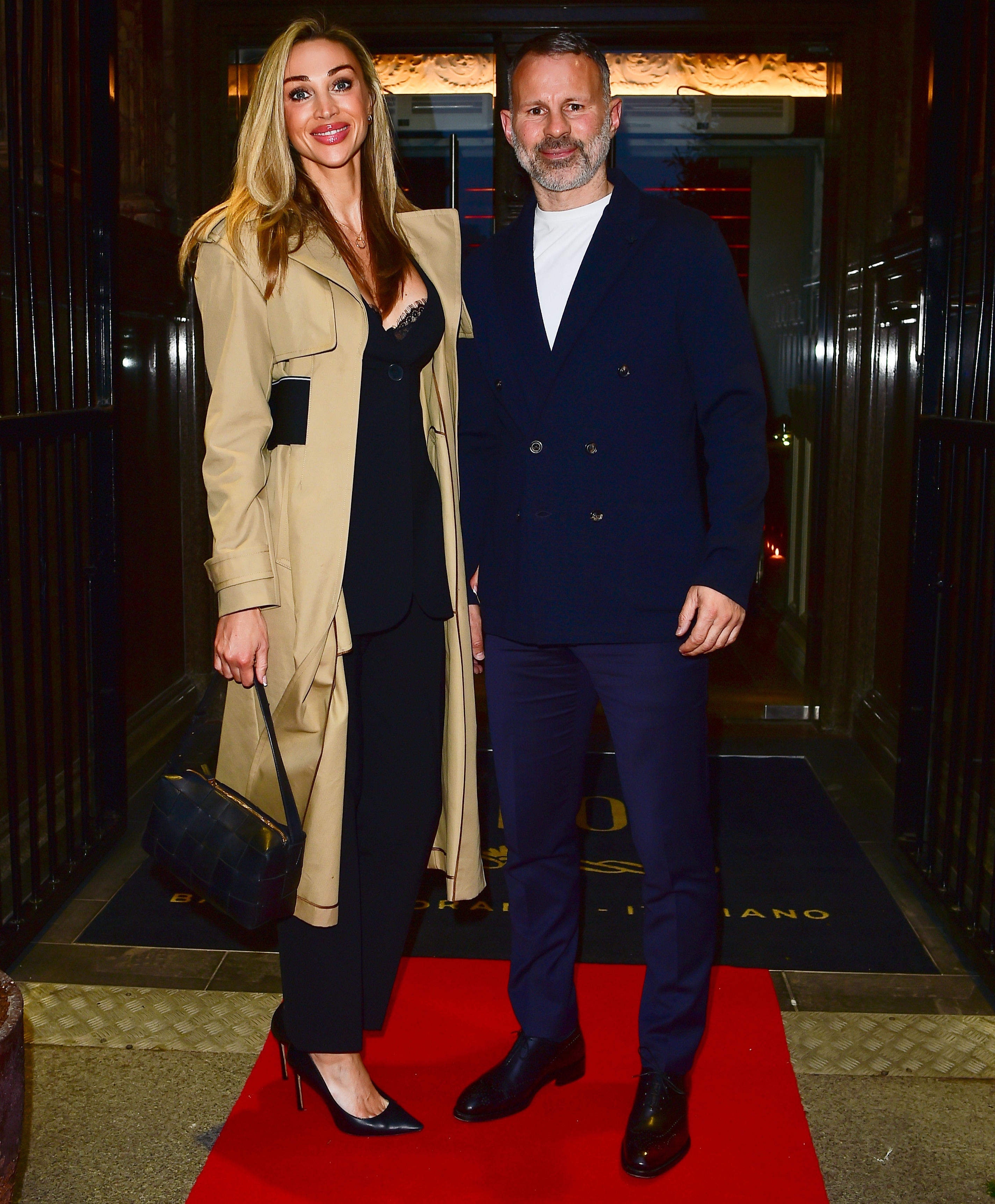 Giggs, que tiene dos hijos adolescentes, se prepara para recibir a su tercer hijo a los 50 años