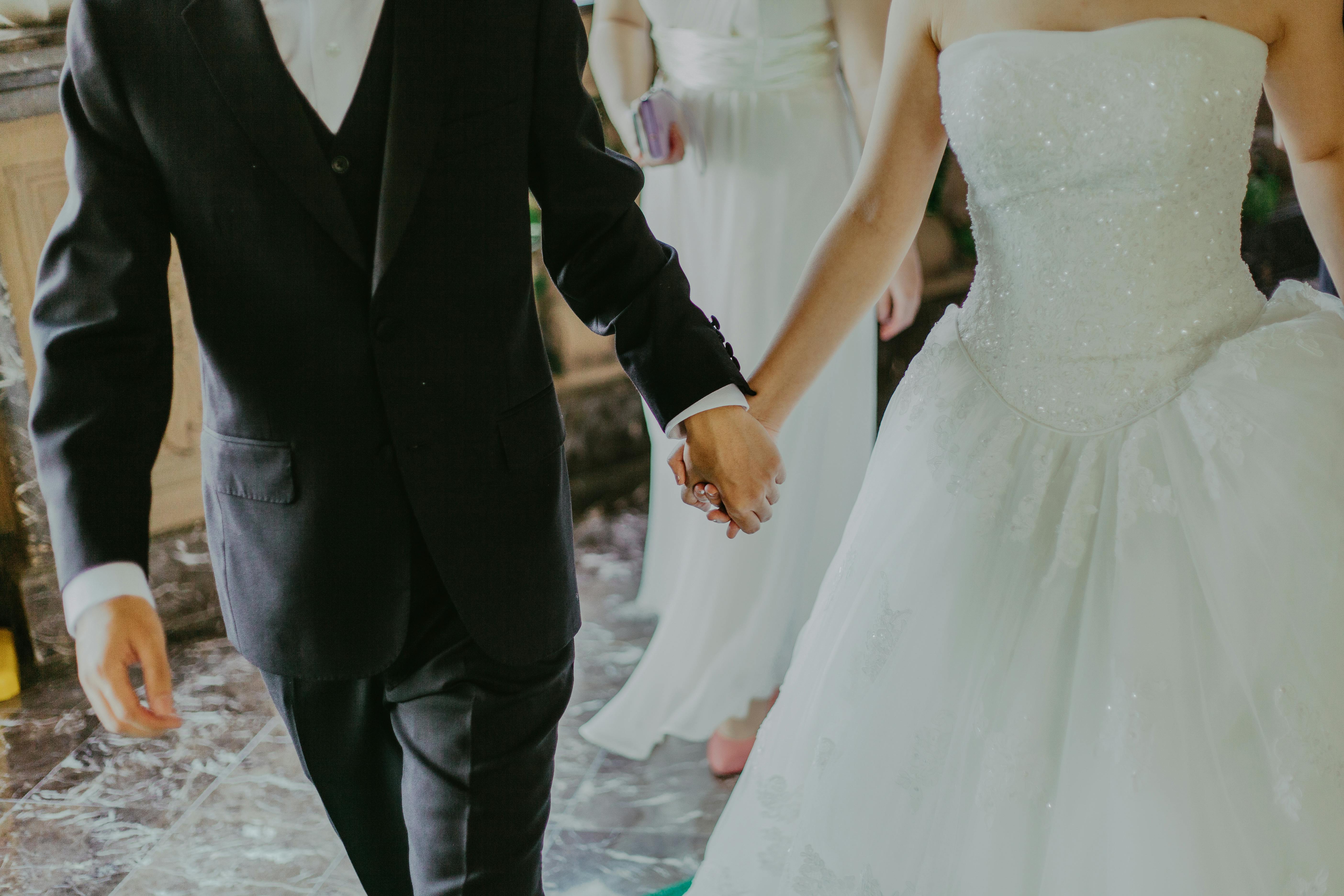 Bridezilla pidió a su hermano y a su cuñada que no quedaran embarazadas durante su boda y los internautas la tildaron de loca 