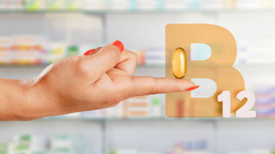 Vitamina B12: Vegetariana y frutos secos ricos en esta vitamina esencial.
