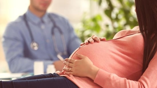 Los médicos advierten: uno de cada seis suplementos prenatales carece de este nutriente vital (Imagen: Shutterstock)