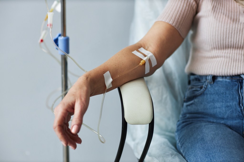 Un nuevo estudio encontró que las tasas de supervivencia del cáncer de páncreas se duplicaban cuando los pacientes recibían altas dosis de vitamina C por vía intravenosa.