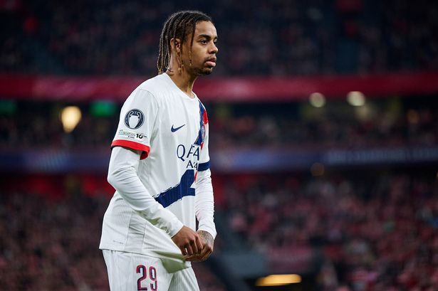 Bakola, al que se ha relacionado con el Arsenal, juega en el Paris Saint-Germain.
