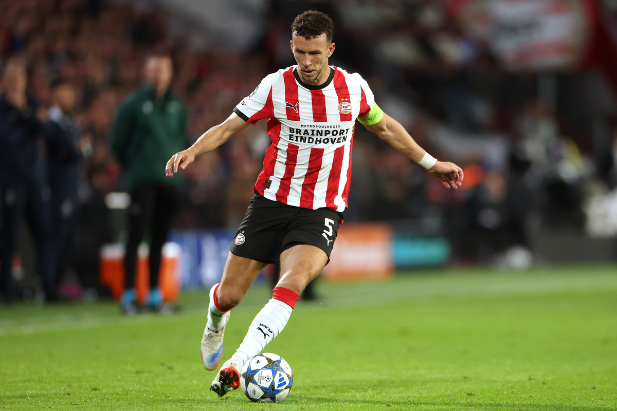 EINDHOVEN, PAÍSES BAJOS - 16 DE SEPTIEMBRE: Ivan Perisic del PSV durante el partido MD1 de la Liga de Campeones de la UEFA 2025/26 entre el PSV Eindhoven y R. Union Saint-Gilloise en el PSV Arena el 16 de septiembre de 2025 en Eindhoven, Países Bajos. (Foto de Dean Mortaropoulos/Getty Images)