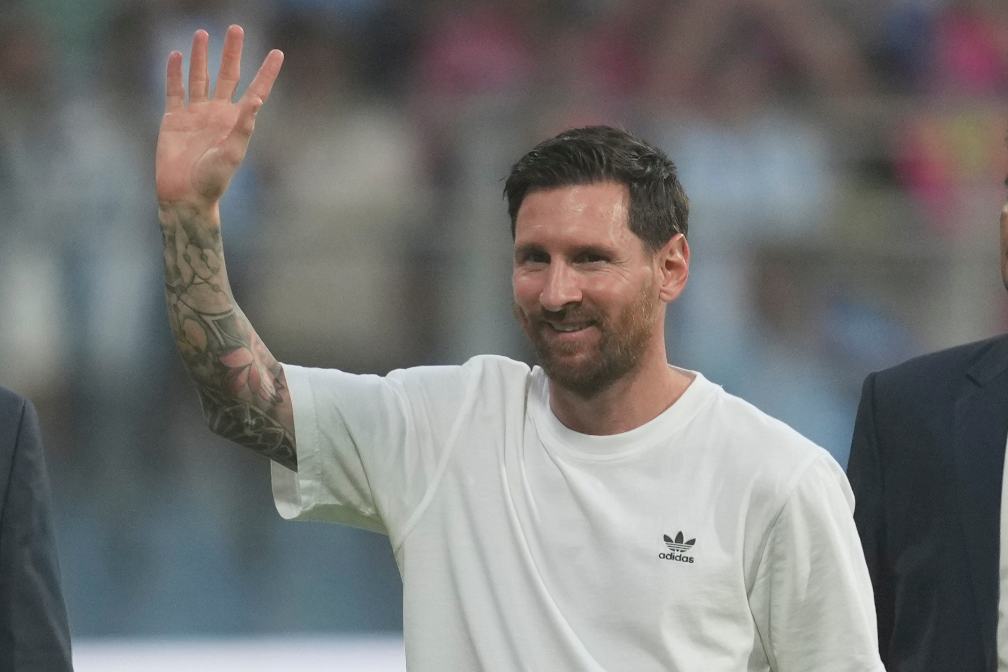 Leo sigue de cerca a su nuevo club