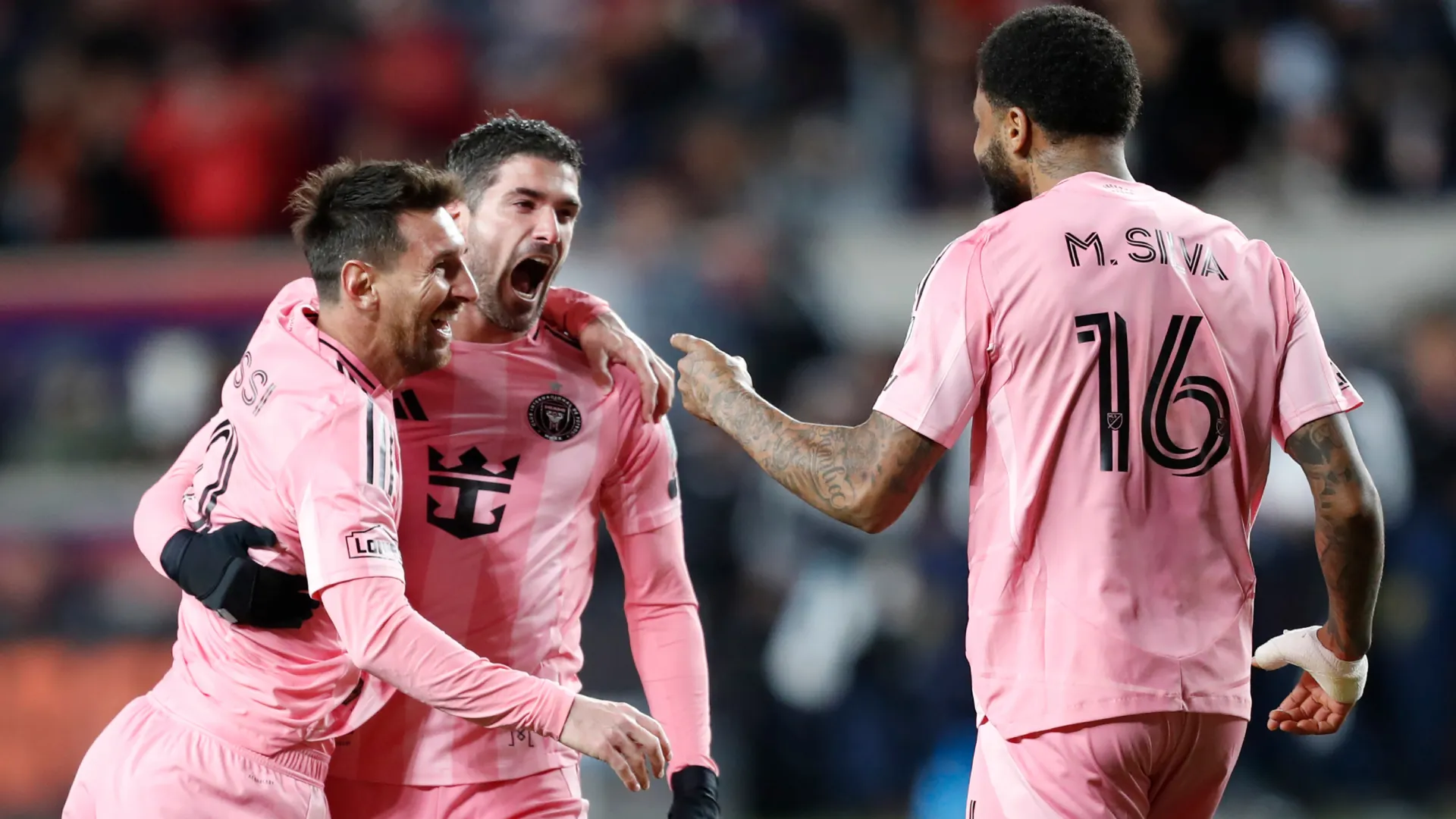 Lionel Messi celebra el gol de Rodrigo De Paul ante Real Salt Lake. (Imágenes falsas)