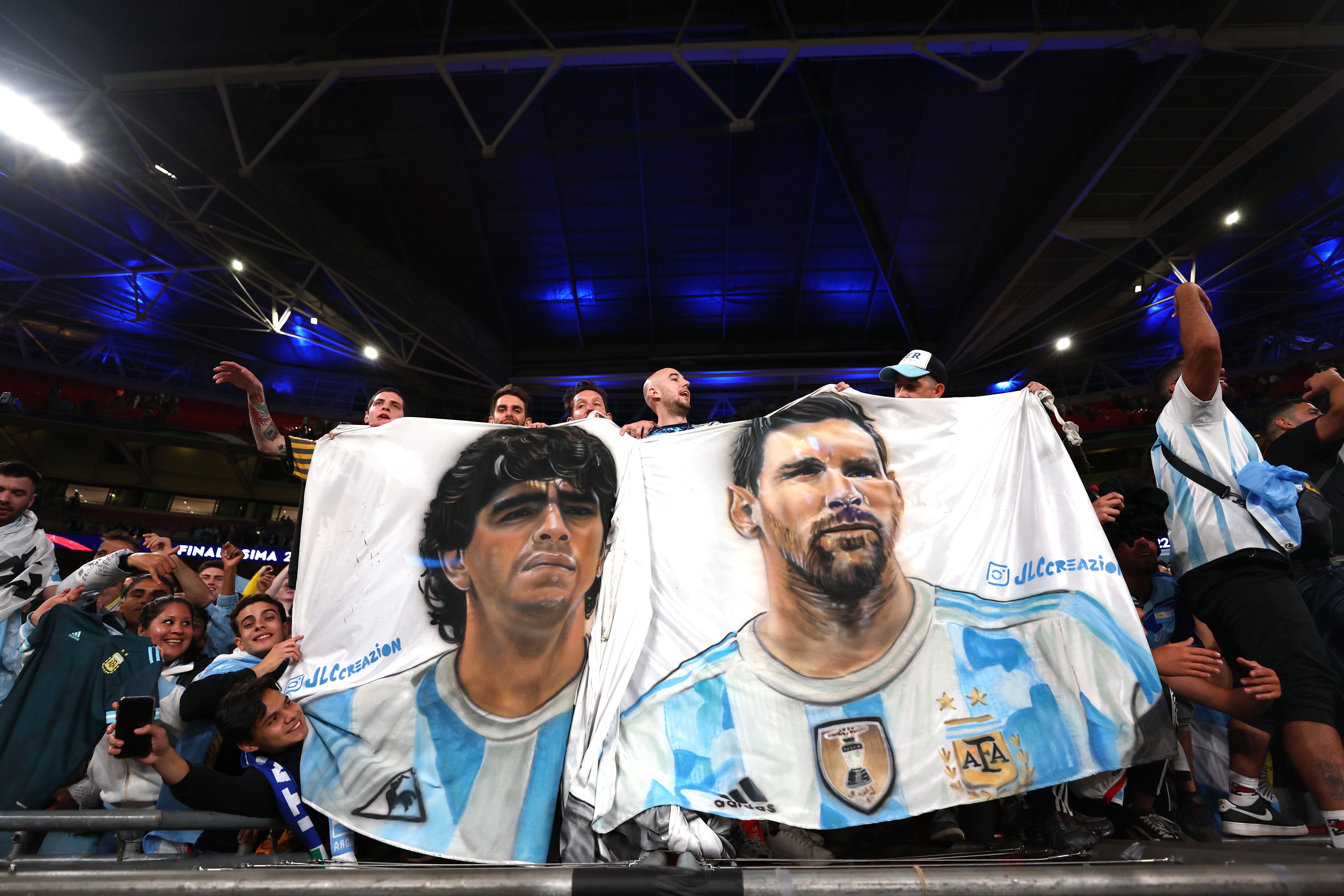 Pelé encabeza la lista por delante de Diego Maradona y Lionel Messi