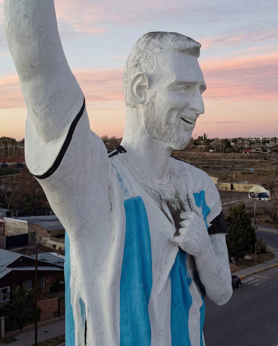 estatua de messi