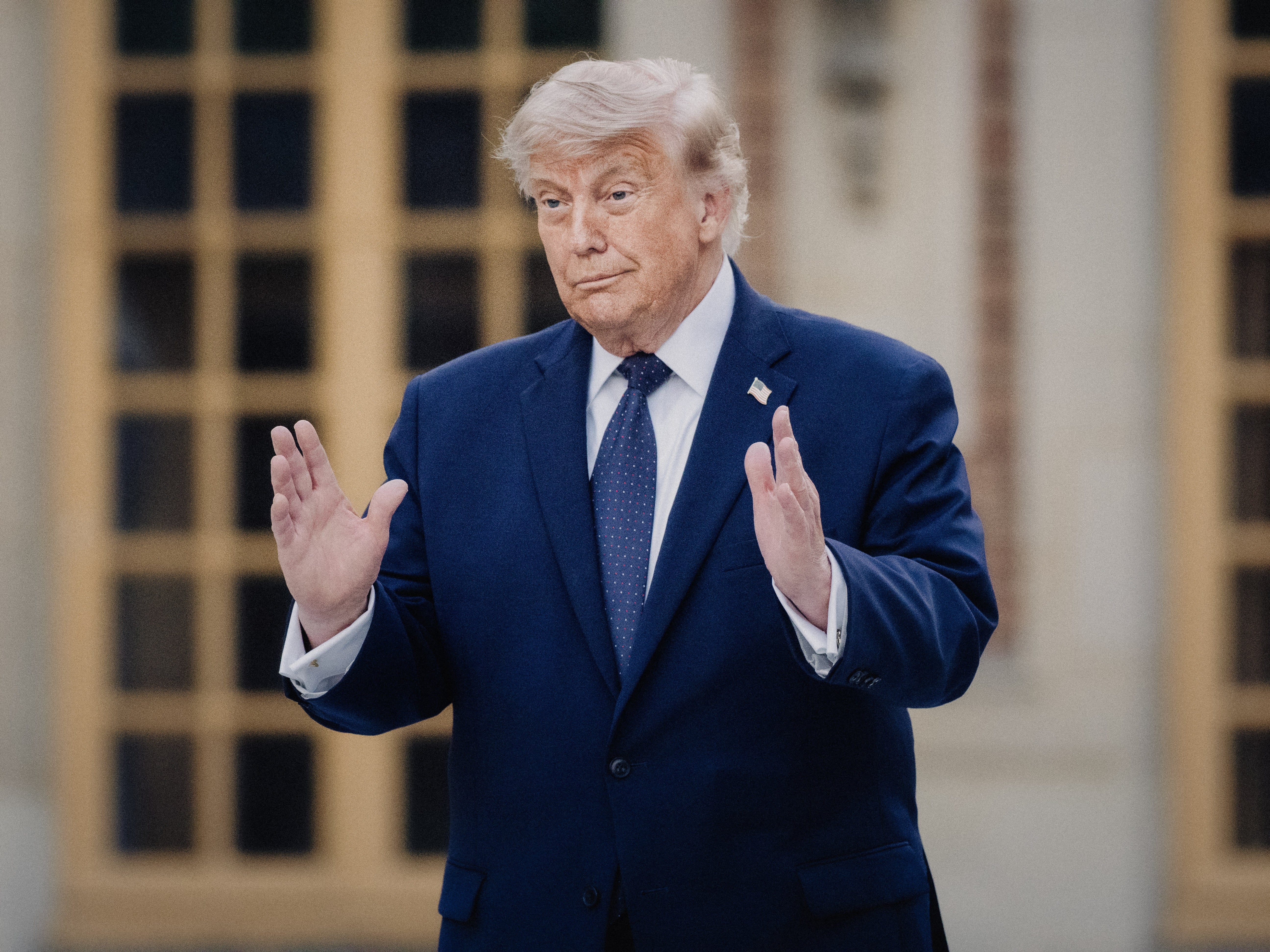 Bruce se niega a responder preguntas sobre Donald Trump
