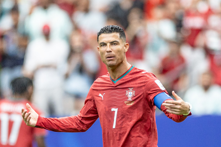 La actuación del jugador portugués Cristiano Ronaldo durante su paso por la FIFA